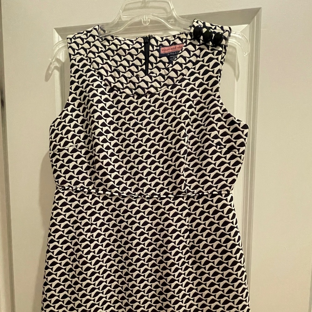 Vineyard Vines patterned dress size 10